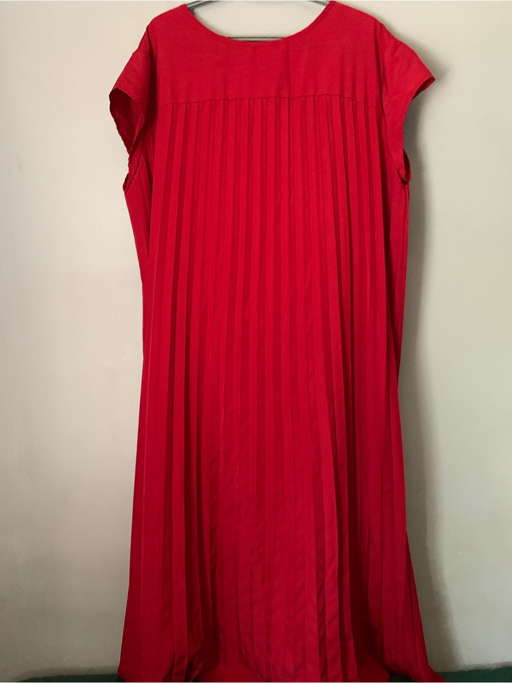 Bold Red Pleated Cap-Sleeve Maxi Dress 3XL